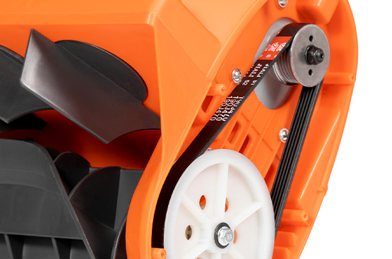 Ременной привод обеспечивает эффективную передачу крутящего момент двигателя на шнек и защищает двигатель в случае заклинивания шнека.